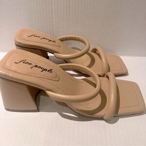 FREE PEOPLE Brand beautiful strap chunky heel sandal. New with try on wear.